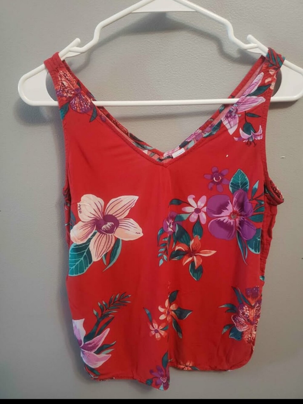Old Navy Red Floral V-Neck Camisole